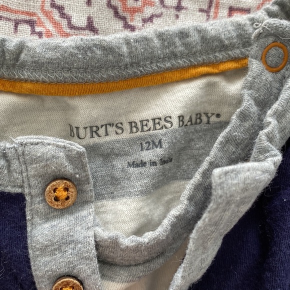 Burt’s Bees Baby onesies - Picture 2 of 5